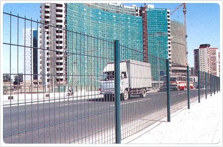 供应公路护栏网，公路围网，公路防护网